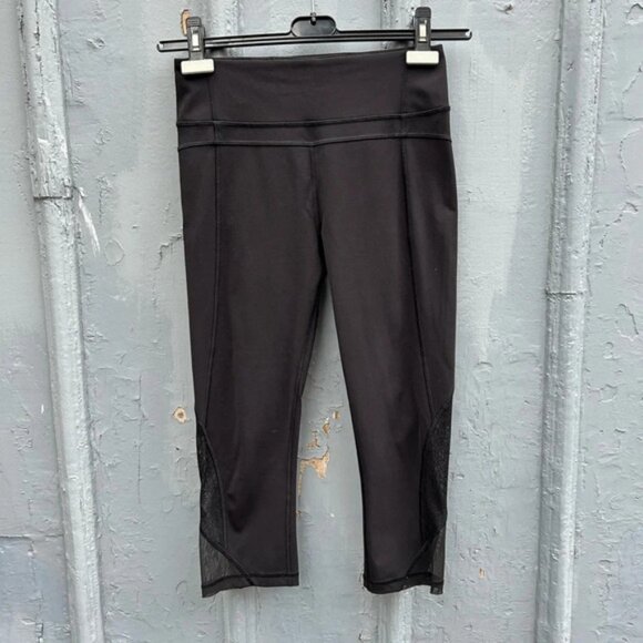 Lululemon Twist  & Train Crop, size 6 - Picture 7 of 13